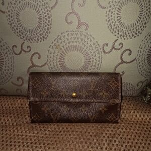 Louis Vuitton vintage monogram sara wallet